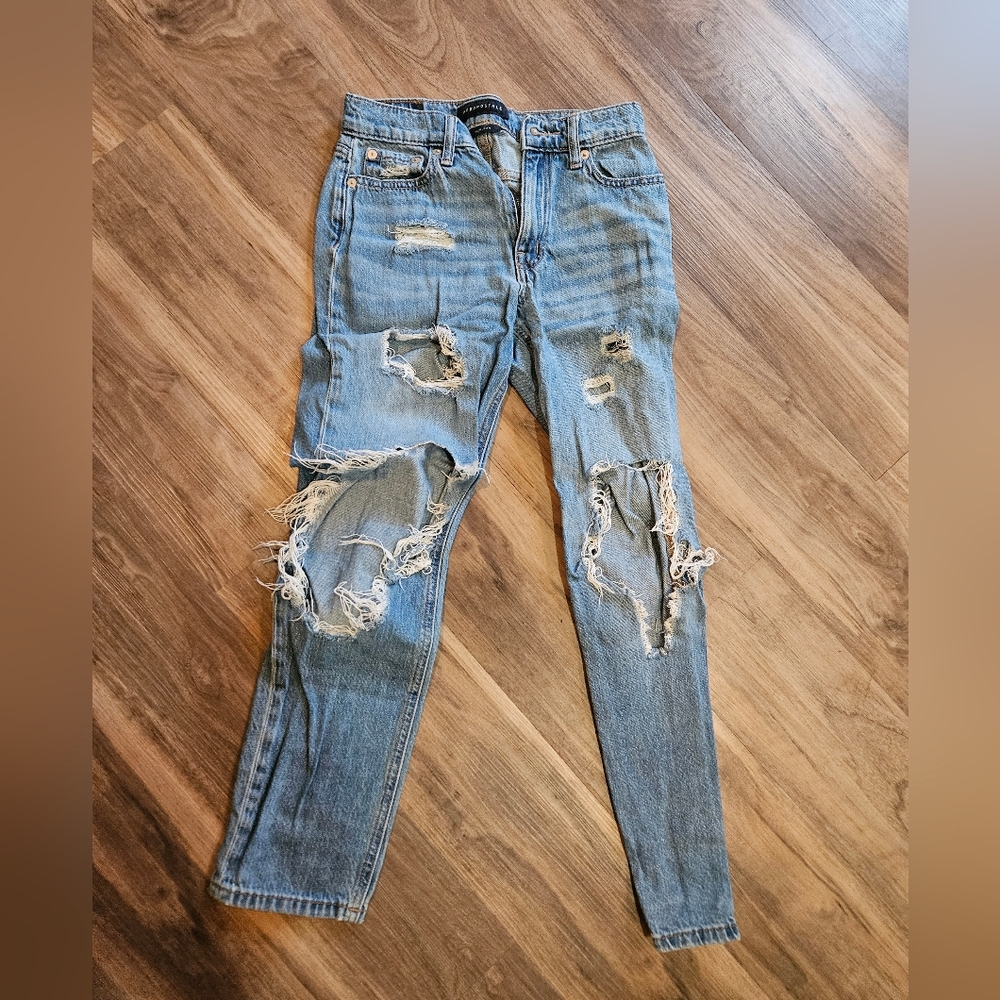 Aeropostale 00 distressed Mom Jeans